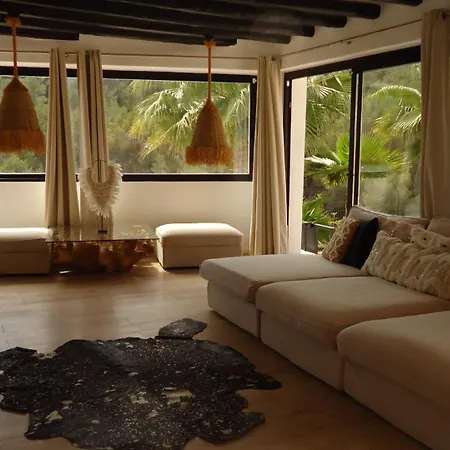 Romeo Villa *